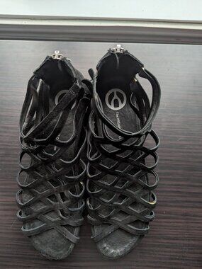 The Wishbone sandals